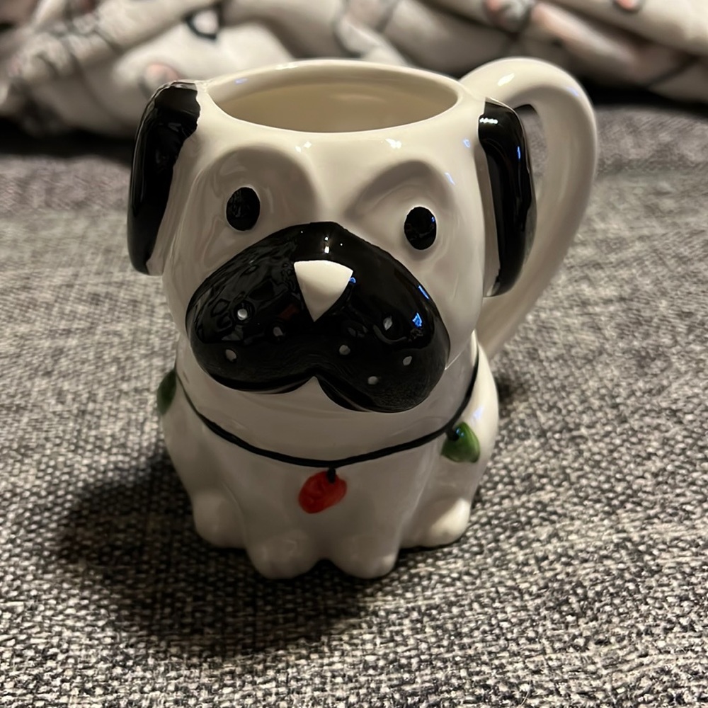 NWT Wonderland Holiday Dog Mug
